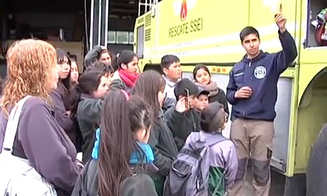 Niños de escuela rural visitaron aeropuerto El Tepual