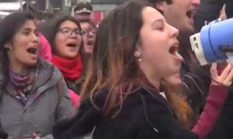 Estudiantes marcharon por las calles de Puerto Montt 