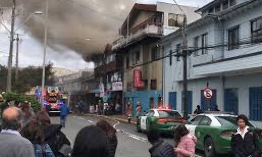 Municipio mediará en reactivación de comerciantes afectados por incendio en calle Antonio Varas