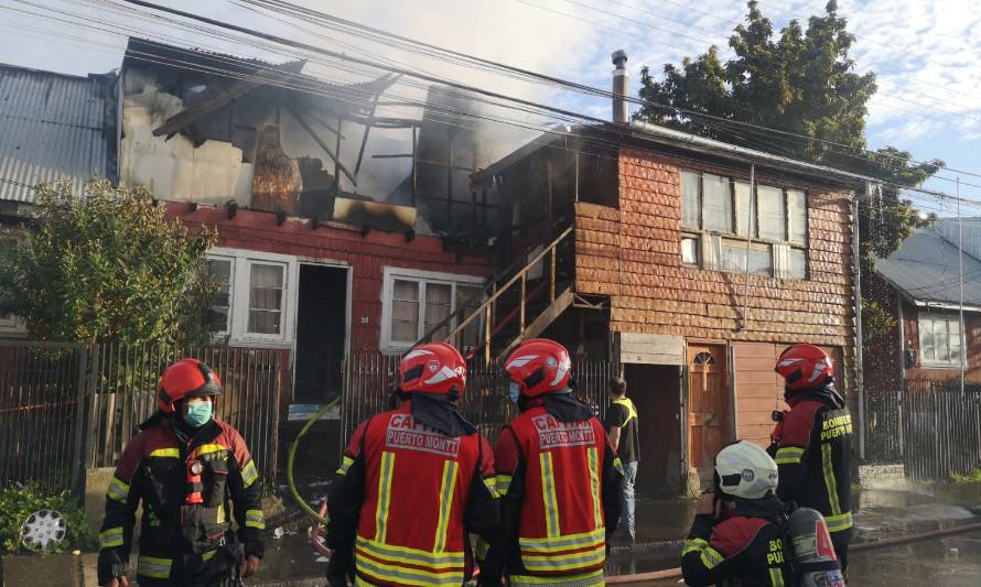 Bomberos rescató de la muerte a una mujer que estaba al interior de una vivienda incendiada 
