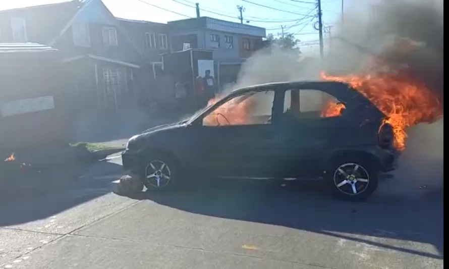 Pelea terminó con auto incendiado en Alerce