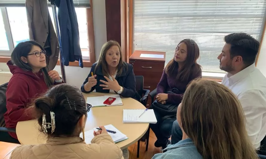 Sence Los Lagos se reúne con dirigentas de la pesca artesanal para avanzar en capacitaciones para mujeres