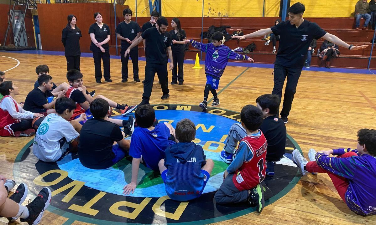 USS implementa test biomecánico para prevenir lesiones de en jóvenes basquetbolistas de Puerto Montt