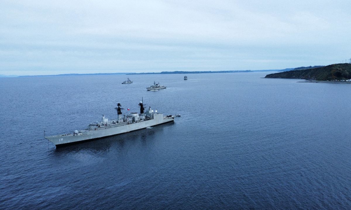 Parte de la Escuadra Nacional está en la bahía de Puerto Montt este fin de semana