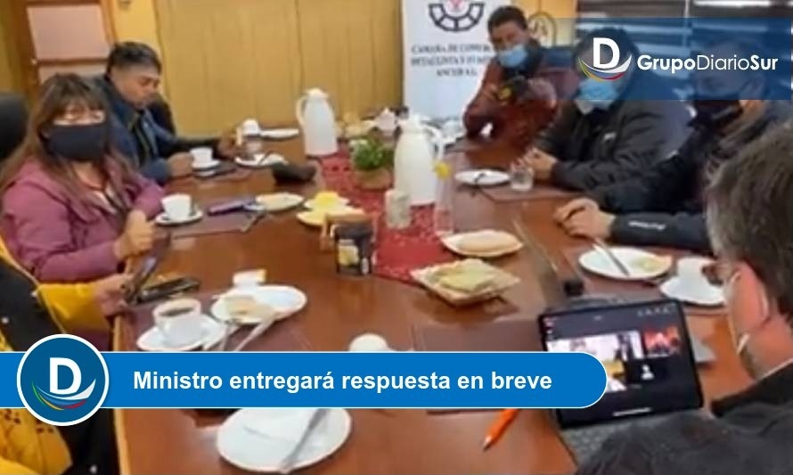 Comerciantes y dirigentes de Ancud se reunieron con el Ministro de Salud