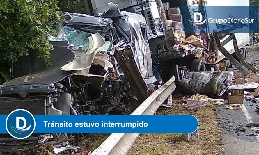 2 heridos graves tras choque de camiones en Ruta 215 